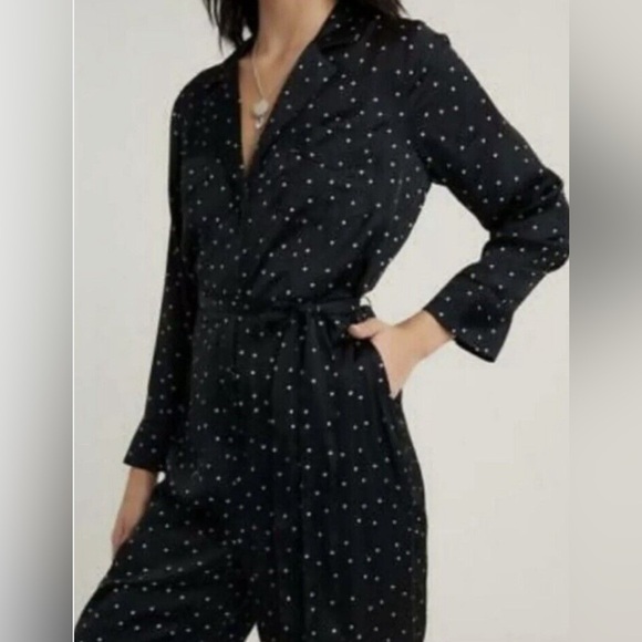 Banana Republic romper jumpsuit polka dot, waist belt, side zip, wider leg - Picture 9 of 9